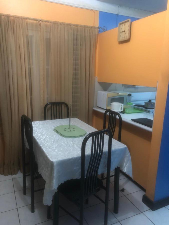 Finest Accommodation Renfrew Place 1 Bedroom Apt # 42 New Kgn 4--12 Renfrew Rd كينغستون المظهر الخارجي الصورة