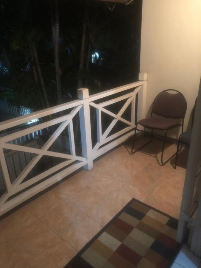 Finest Accommodation Renfrew Place 1 Bedroom Apt # 42 New Kgn 4--12 Renfrew Rd كينغستون المظهر الخارجي الصورة