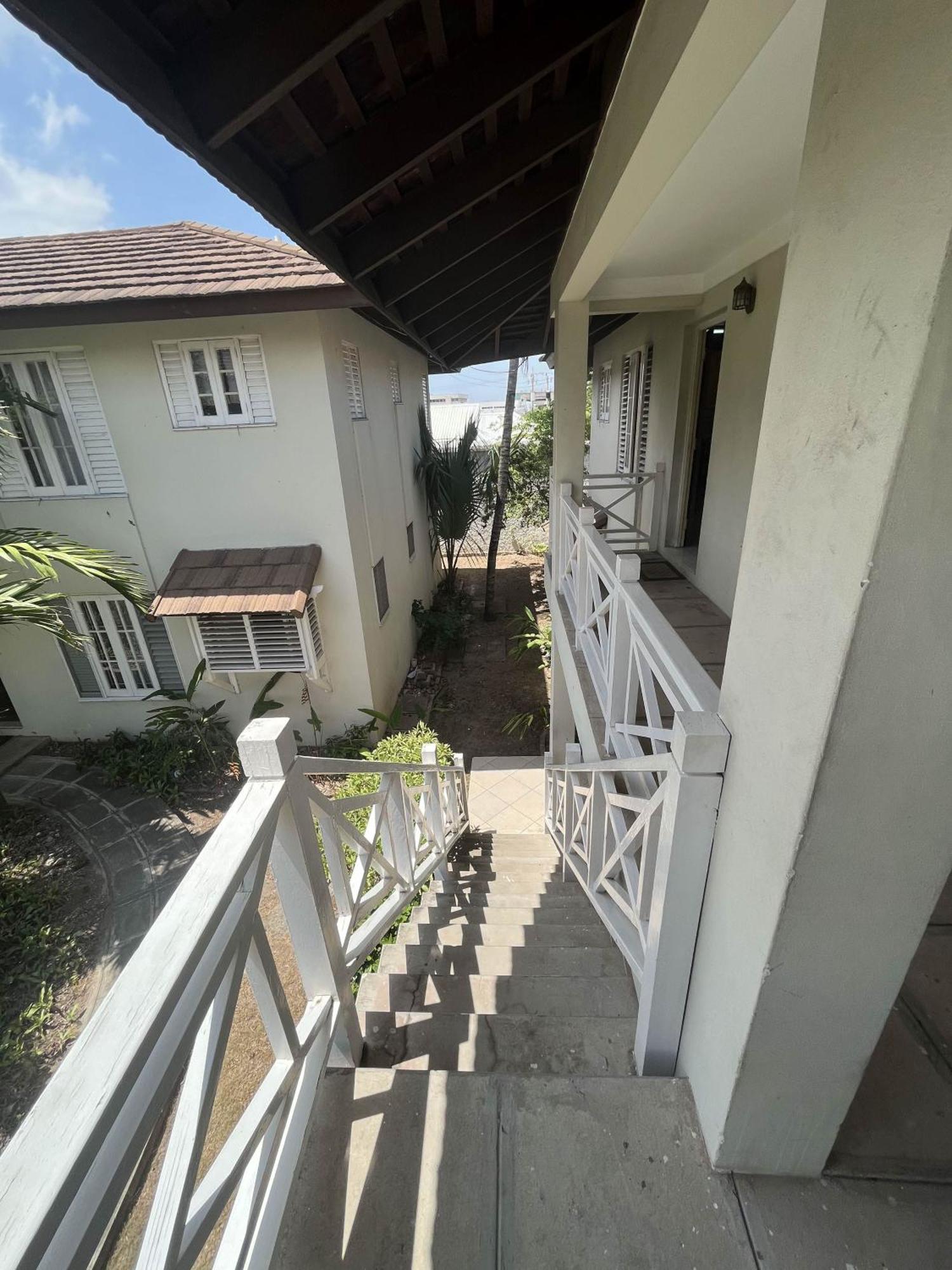 Finest Accommodation Renfrew Place 1 Bedroom Apt # 42 New Kgn 4--12 Renfrew Rd كينغستون المظهر الخارجي الصورة